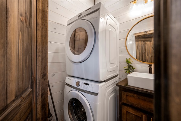 Enjoy the convenience of an in-cabin washer and dryer, making longer stays effortless and stress-free.