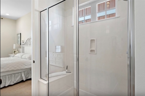 1st Floor Master Bathroom