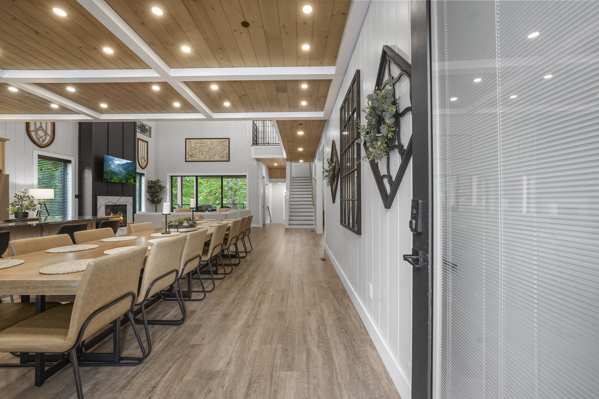Dining room - long table