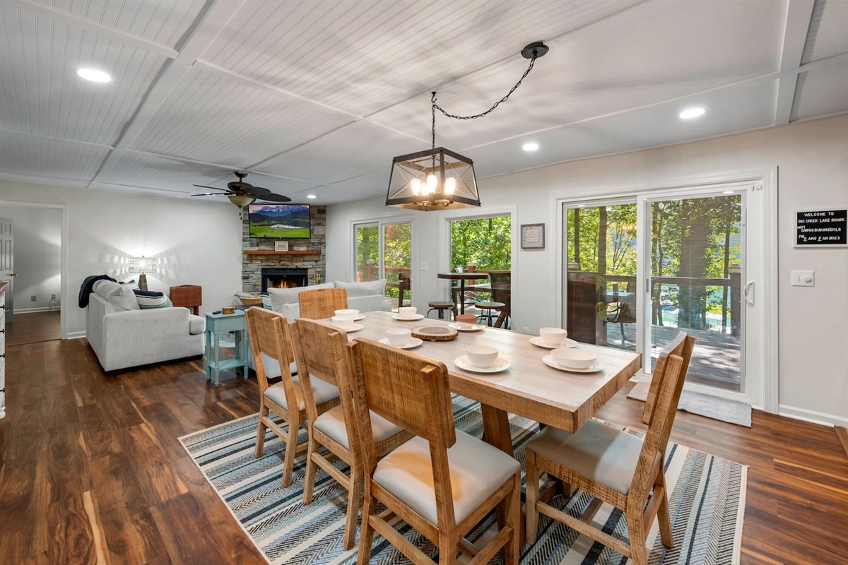 Dining area with seating for 8 plus a hightop pub table for 2