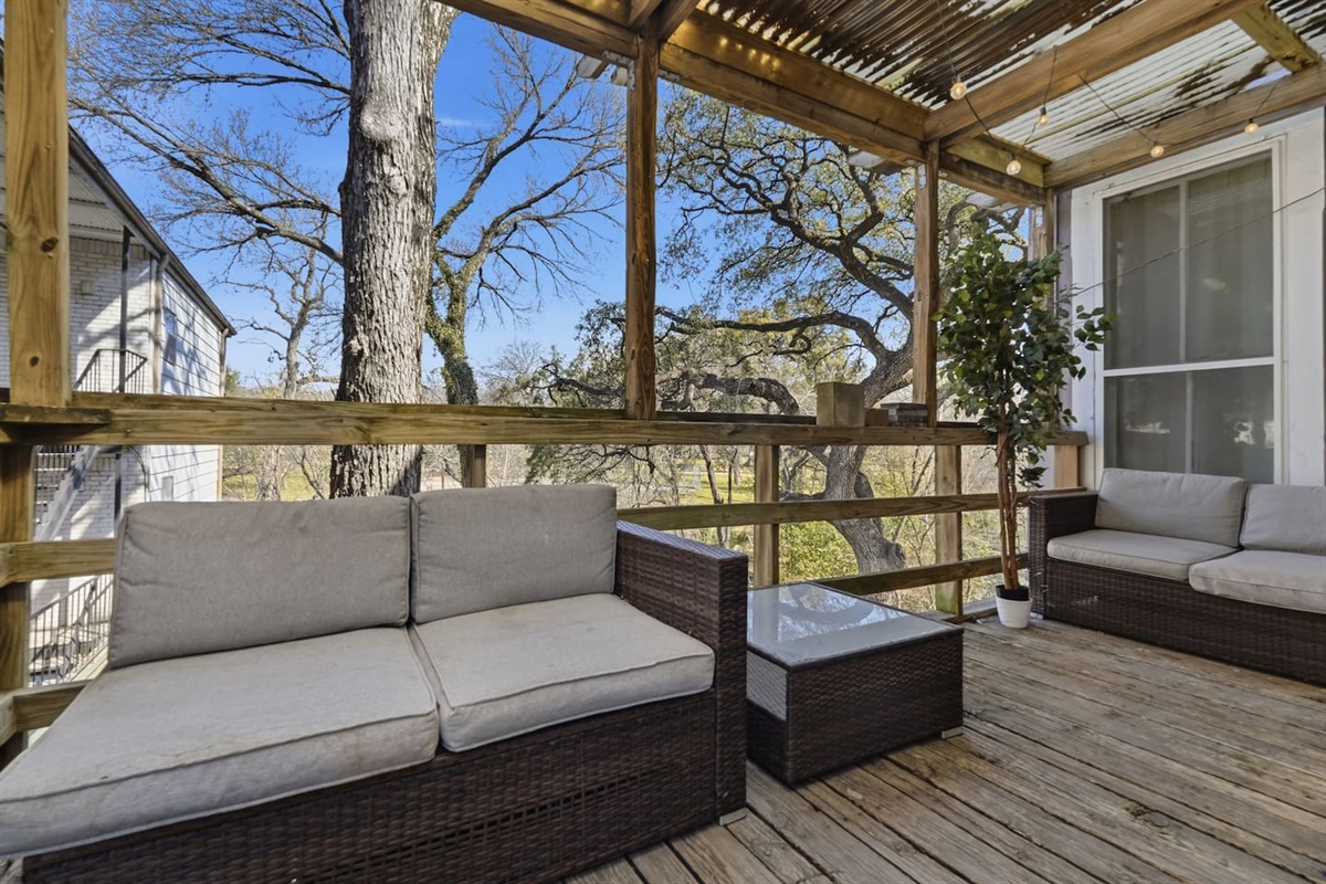 Simple, clear, and sets a "no-stress" tone for the daydreaming or being lost in thought.