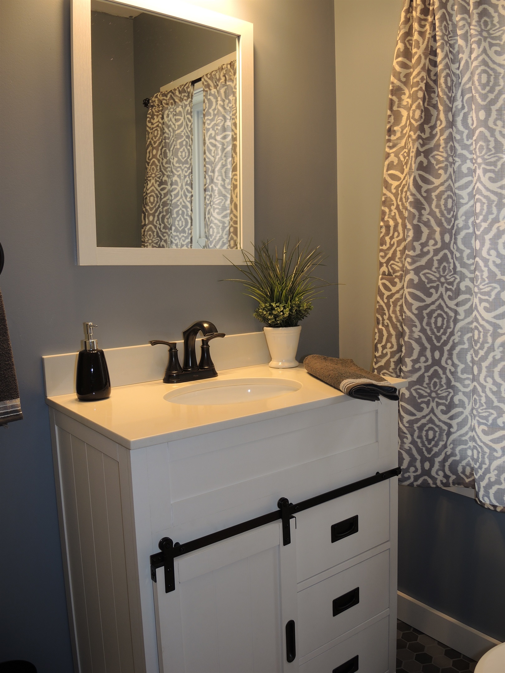 2nd Floor Bathroom