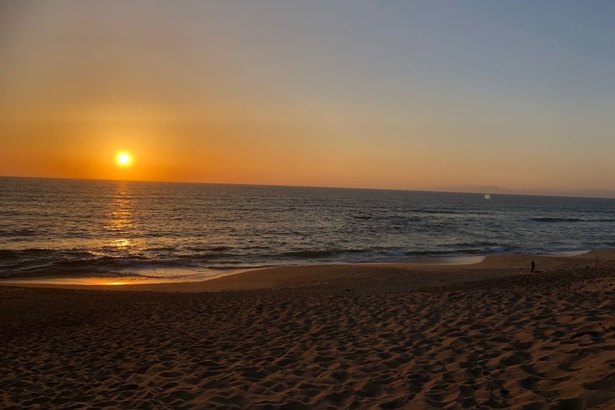 Marina Beach - 15 minutes away