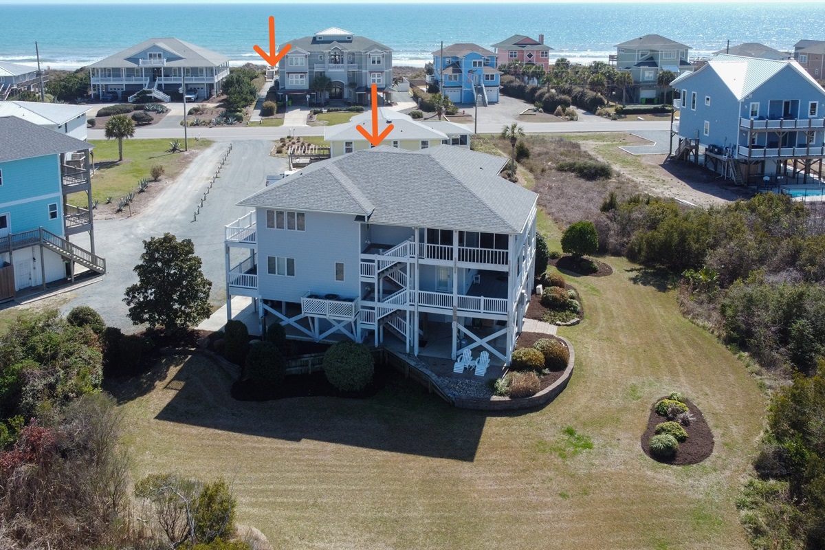 Location of the nearby beach access just across Island Drive