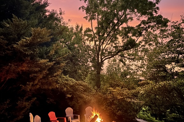 Sunset hues and woodland views. Your tranquil escape awaits.