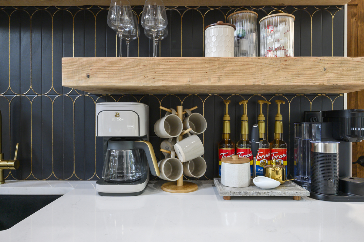 Coffee, your way. Start slow mornings with drip coffee or Keurig, froth your favorite latte & add a little something extra with a selection of flavored syrups.
