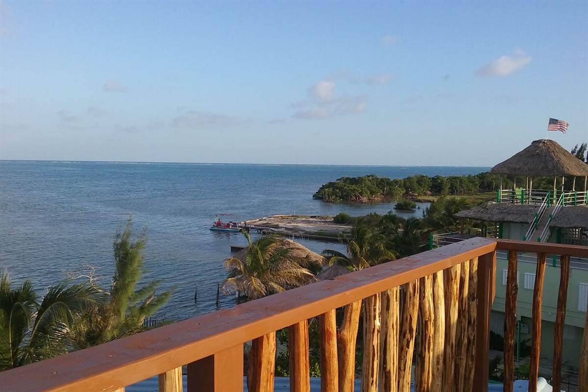 Roof deck overlooking the reef and the lagoon side.
