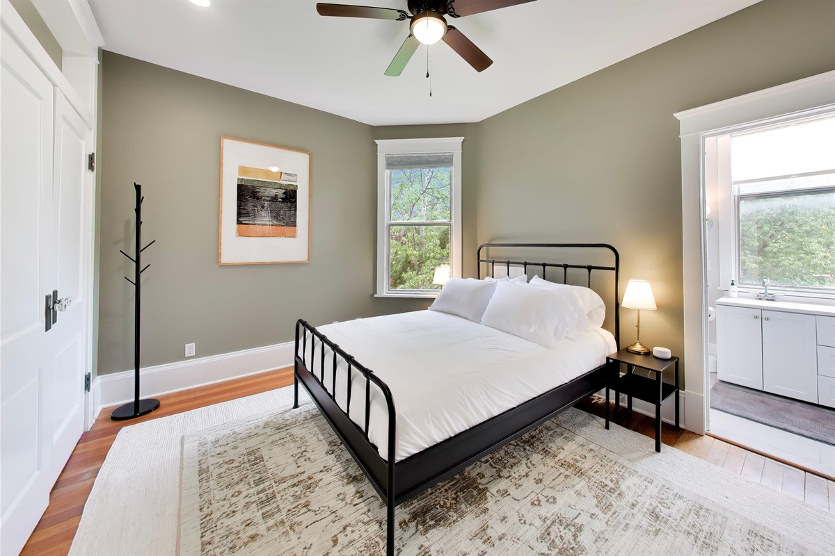 Upper Unit - Bedroom 3 - Queen Casper Mattress