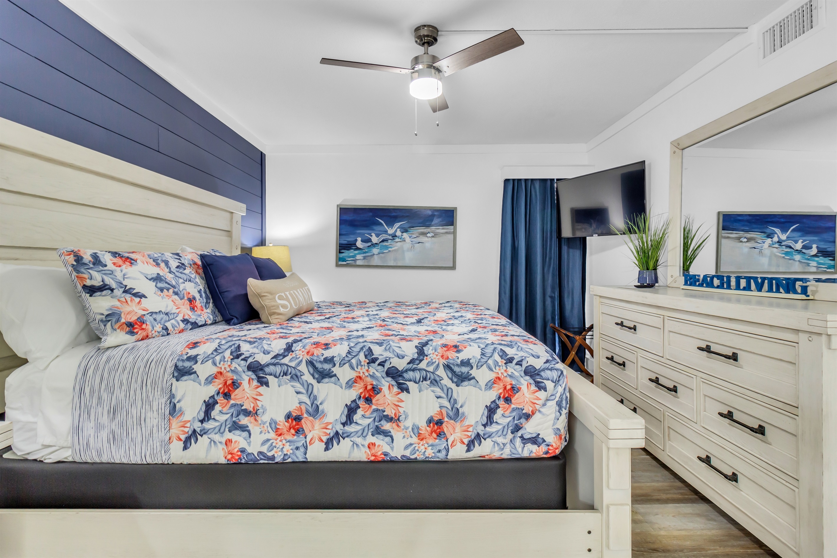 Master bedroom with King