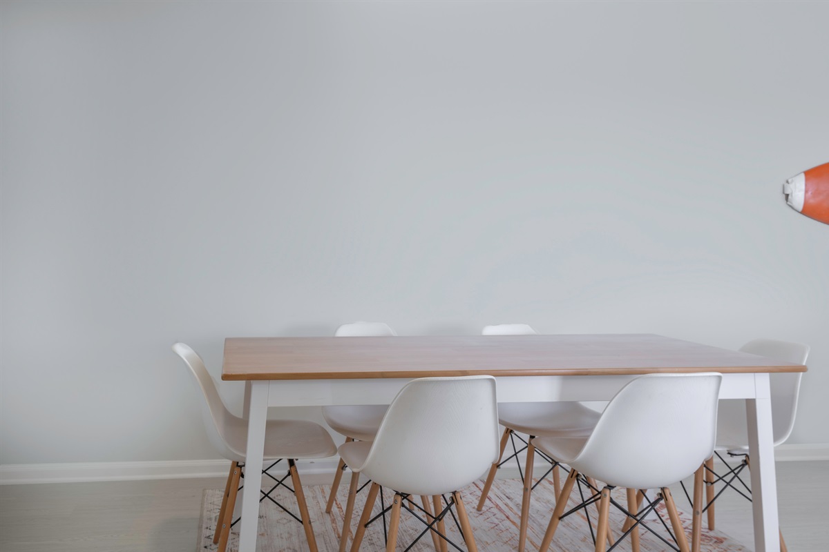 TABLE FOR SIX, PLEASE!