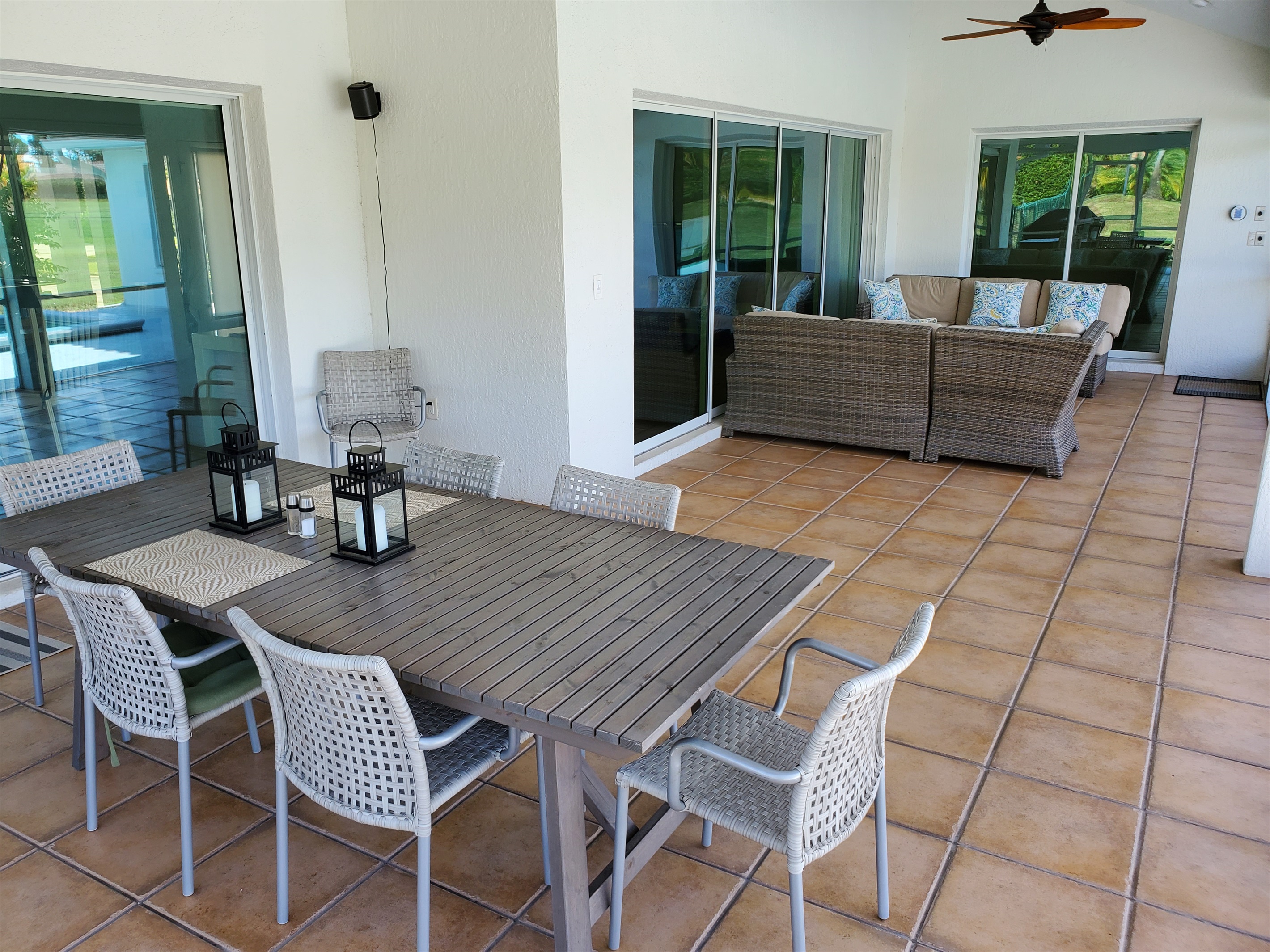 Comfortable seating for eating or office work