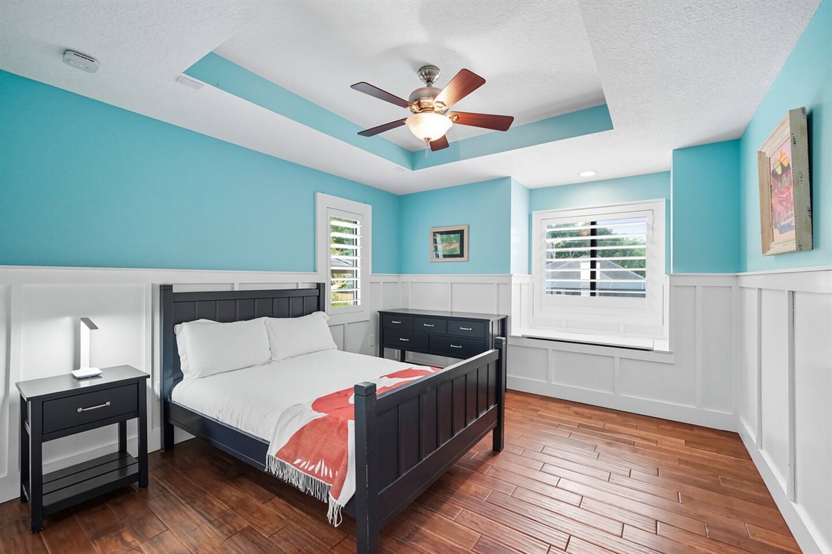 upstairs guest bedroom with full bed