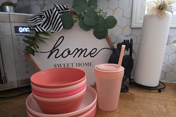 Full collections of kid's dishes