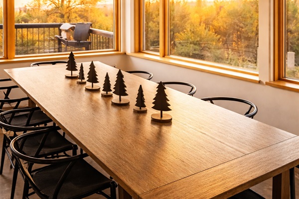 Dining table with views into the surrounding forest