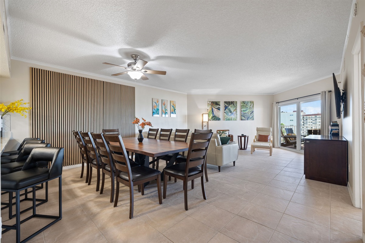 Dining room seating for 8 and Bar seating for additional 4. Total seating 12 people.