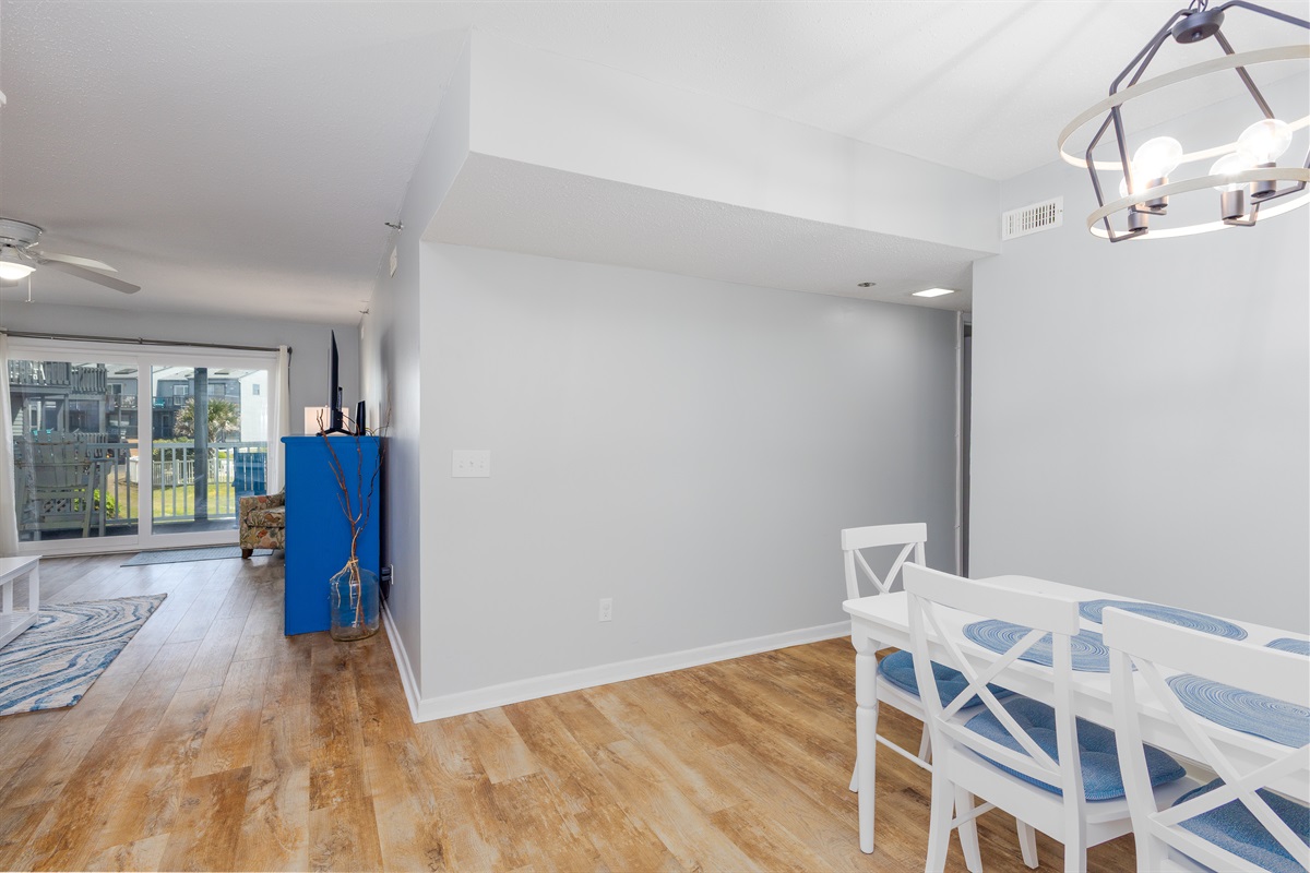 Dining area integrated with the living space