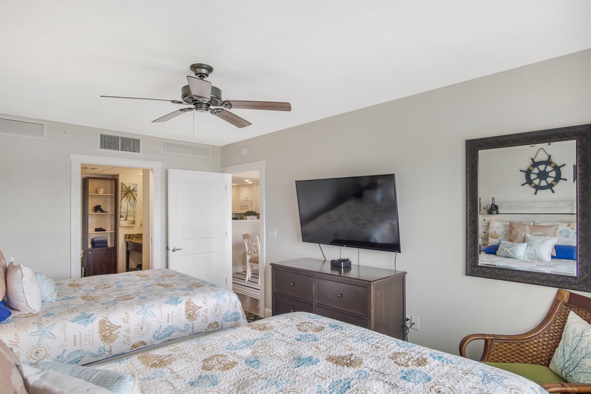 Back bedroom - 2 queen beds - TV - attached bathroom - views of the Intracoastal