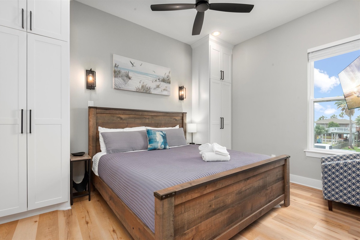 0ba8bdf4d43b42469ad11b2126989f45 Large | Beachhouse | Texas | TX | Vacation Homes | Galveston | Crystal Beach | Kokomo | Breezy Days | Beachfront Elegance | Sunrise Serenity | Southern Sands Property Management, LLC