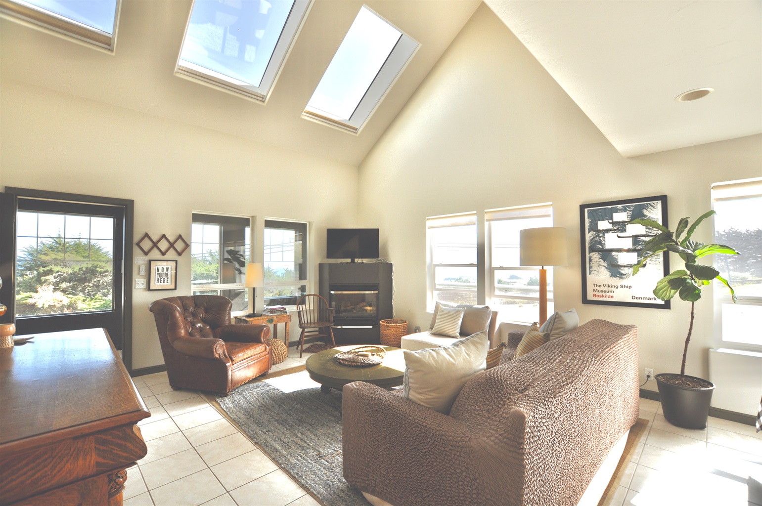 Ocean views from every room, and panoramic skylights bring you into the surroundings night and day