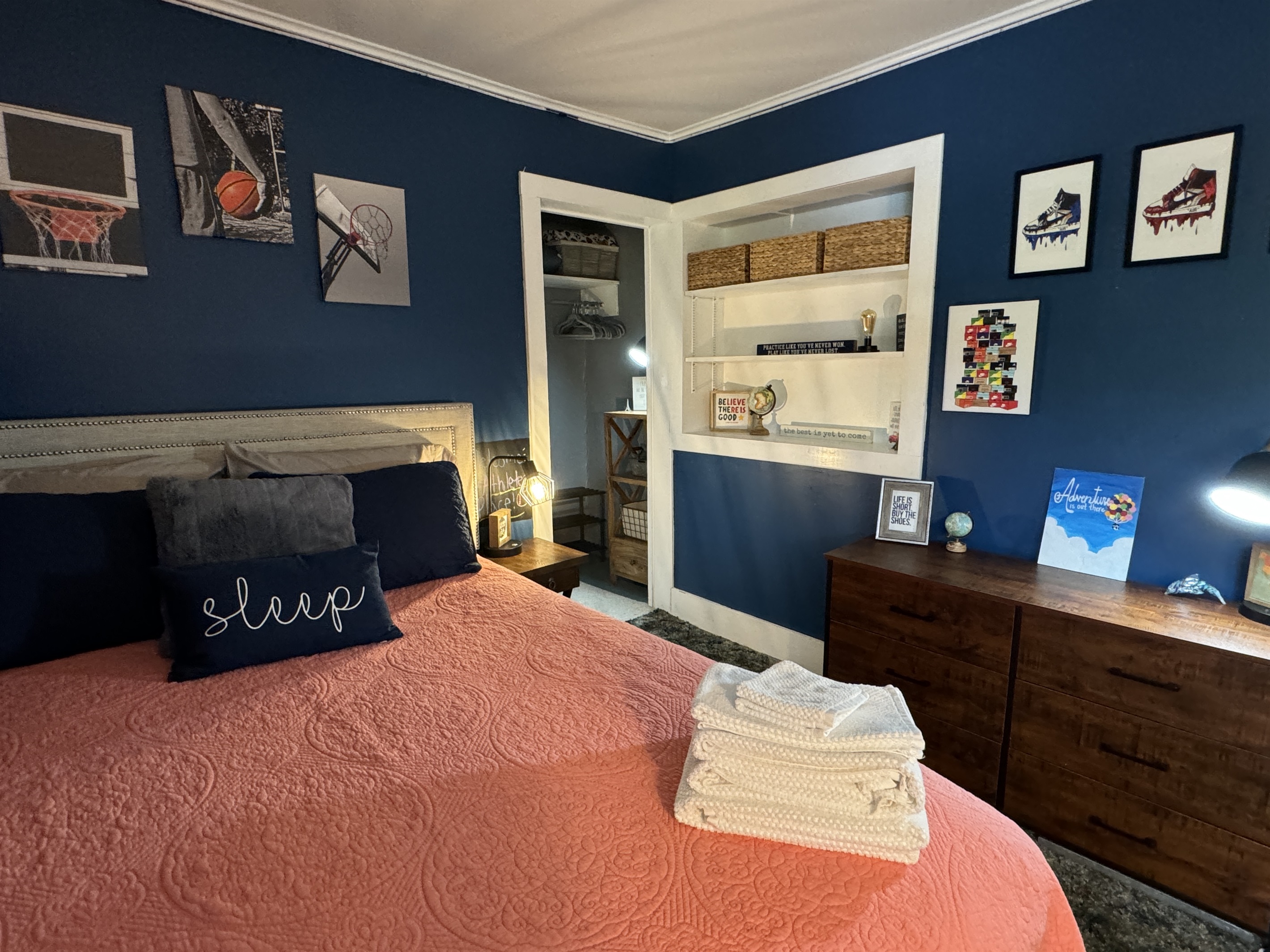 2nd Floor bedroom Queen bedroom