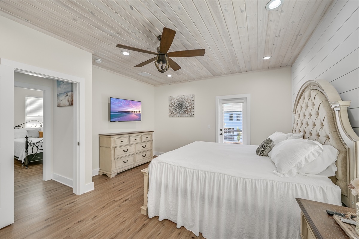 King Suite #5 (second floor)