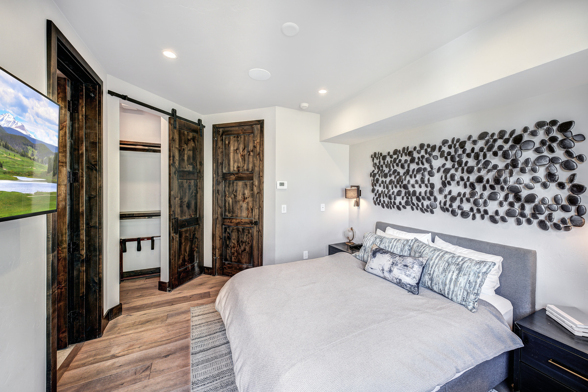 Bedroom #3 private w/ensuite bath and queen bed.