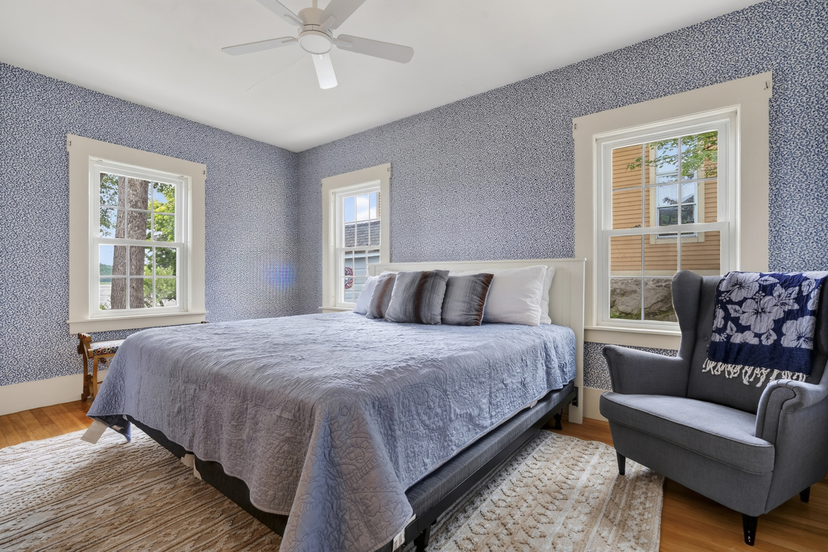Primary Bedroom - King Bed 