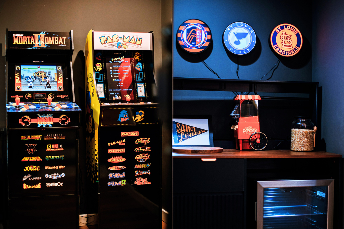 Classic arcade favorites including Pac-Man and Mortal Kombat.