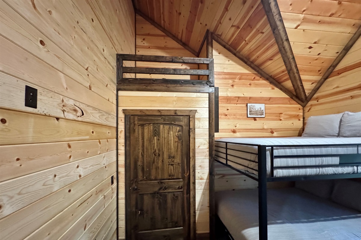 Built for laughter and late-night stories — a cozy bunk room everyone will love.