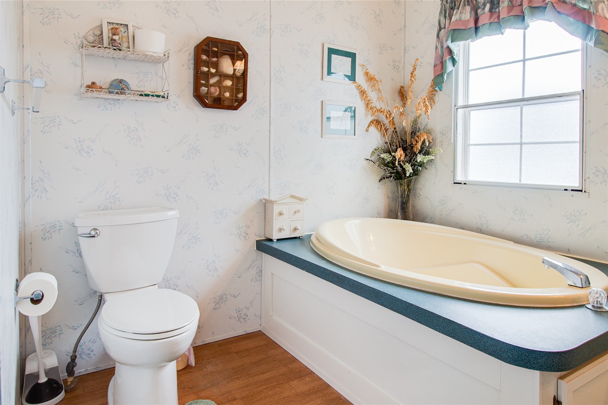 Bathroom 1: Soaking Tub & Shower
