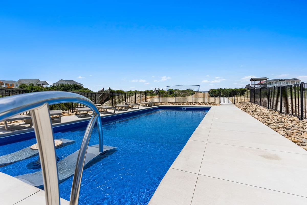 Designed for effortless outdoor living, Zen’s private pool area offers the perfect place to relax and reconnect. Enjoy in-pool loungers, poolside seating, outdoor dining spaces, and provided pool floats and towels for a carefree day in the sun.