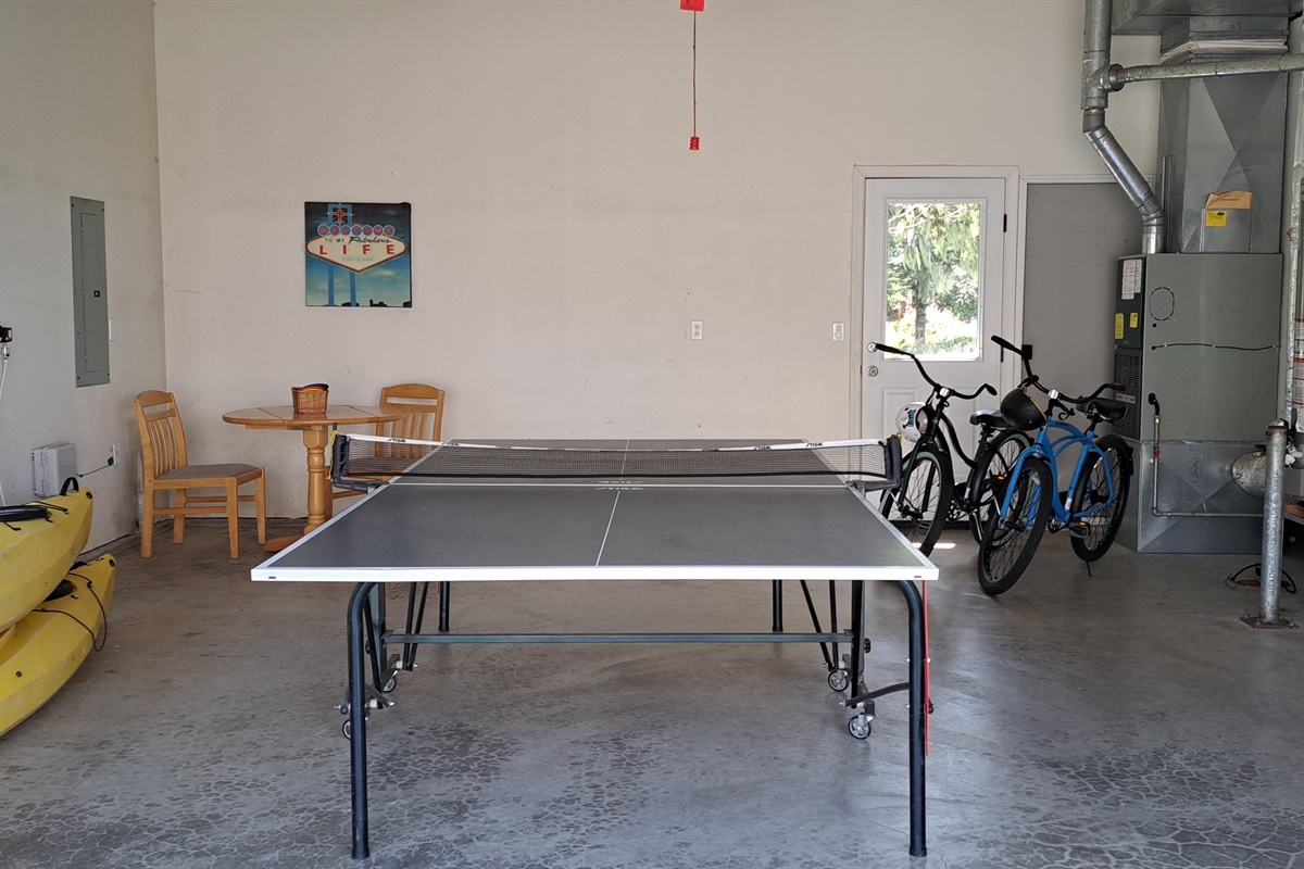 Ping pong, beach bikes, kayak, crab traps, clamming gun, beach toys, grill — we’re ready for you!