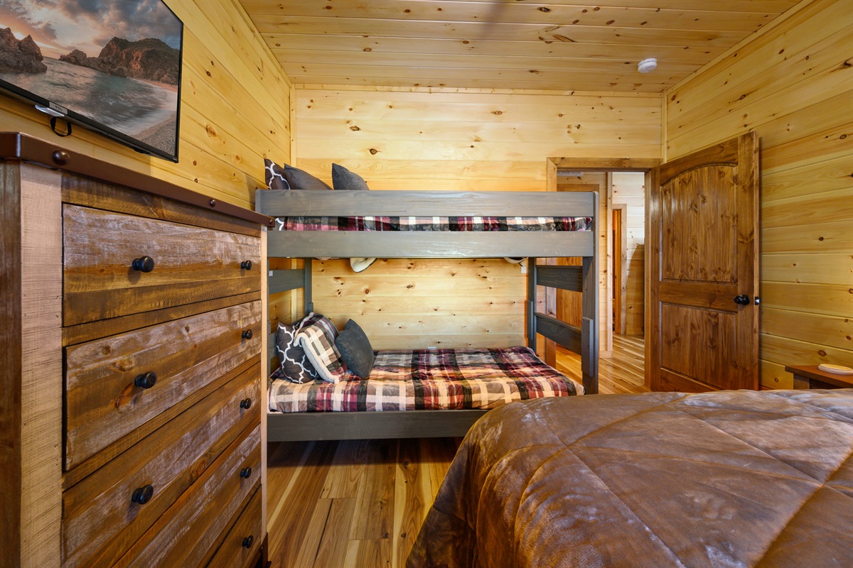 Cypress Downstairs queen bedroom with twin bunks