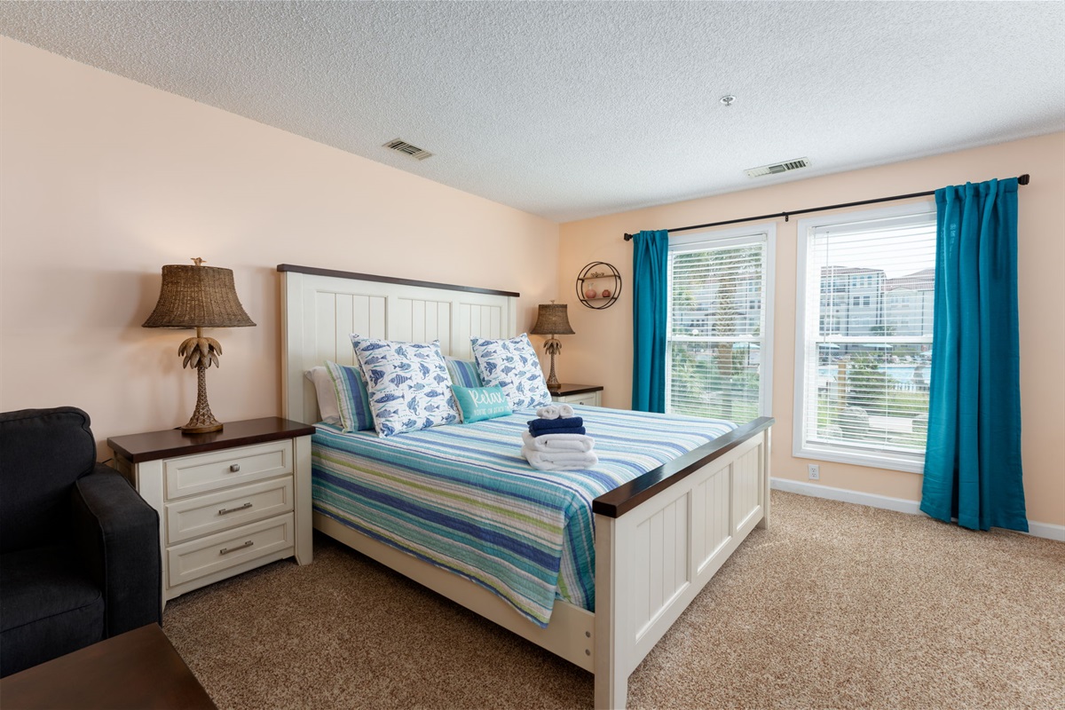 King-size bed in Bedroom 1