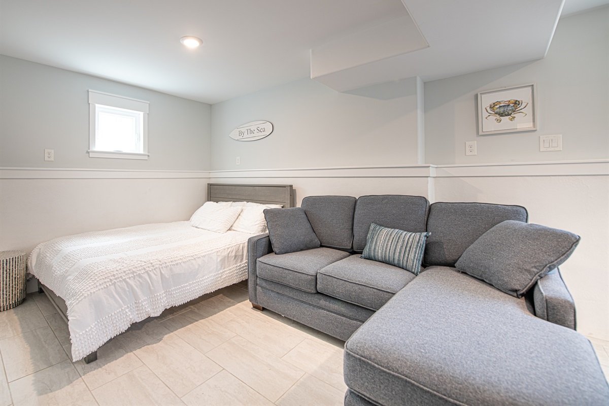 Lower level cabana room - Queen & sleeper sofa (sleeps 4)