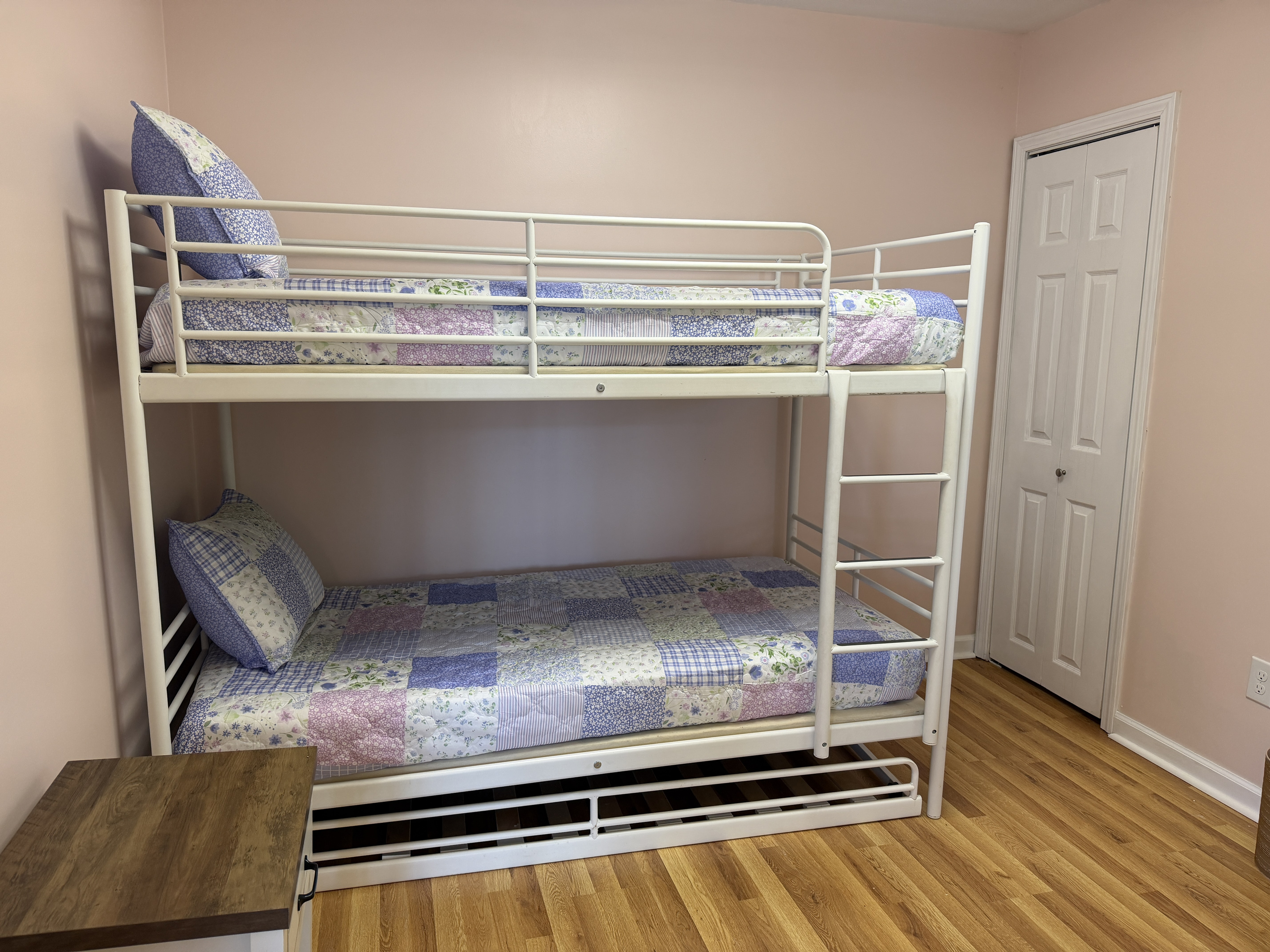 Bunk bed room