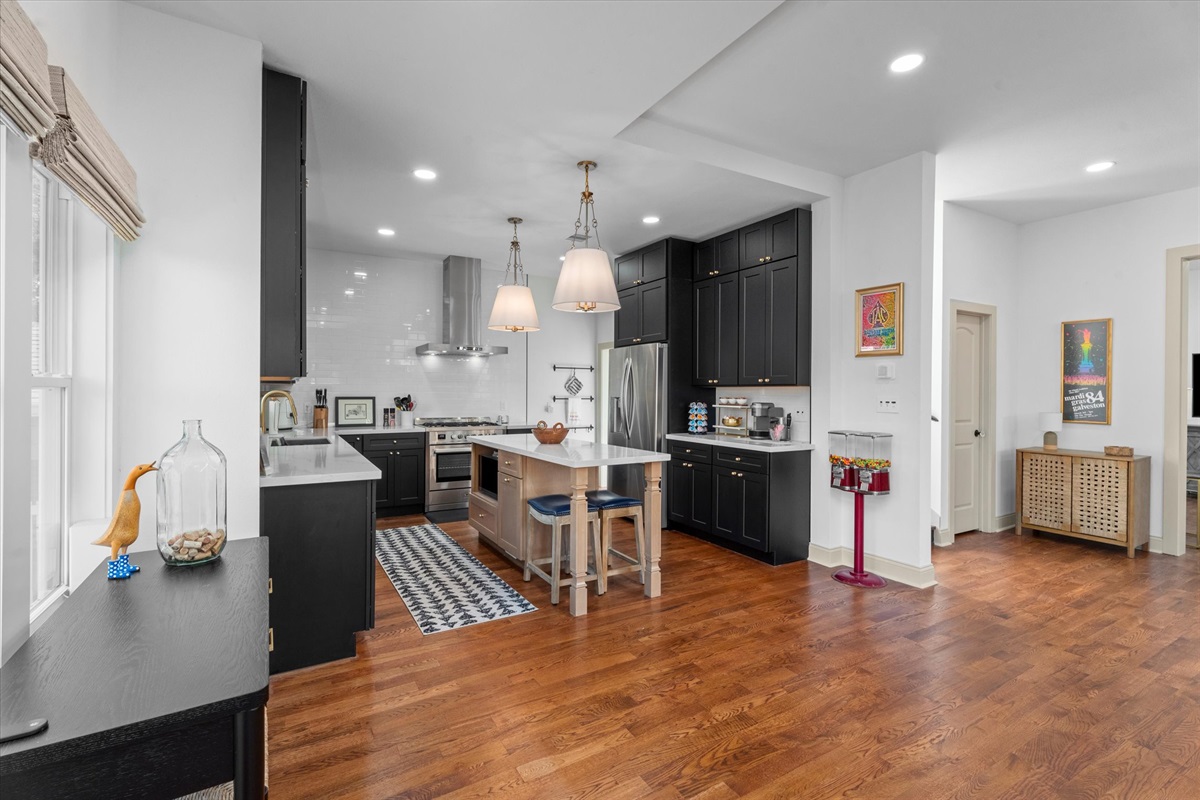 0c5b25c6ed934ec0b775d2e695590652 Large | Beachhouse | Texas | TX | Vacation Homes | Galveston | Crystal Beach | Kokomo | Breezy Days | Beachfront Elegance | Sunrise Serenity | Southern Sands Property Management, LLC