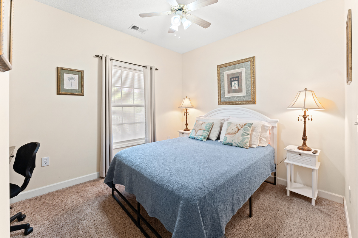 Guest bedroom - Queen bed