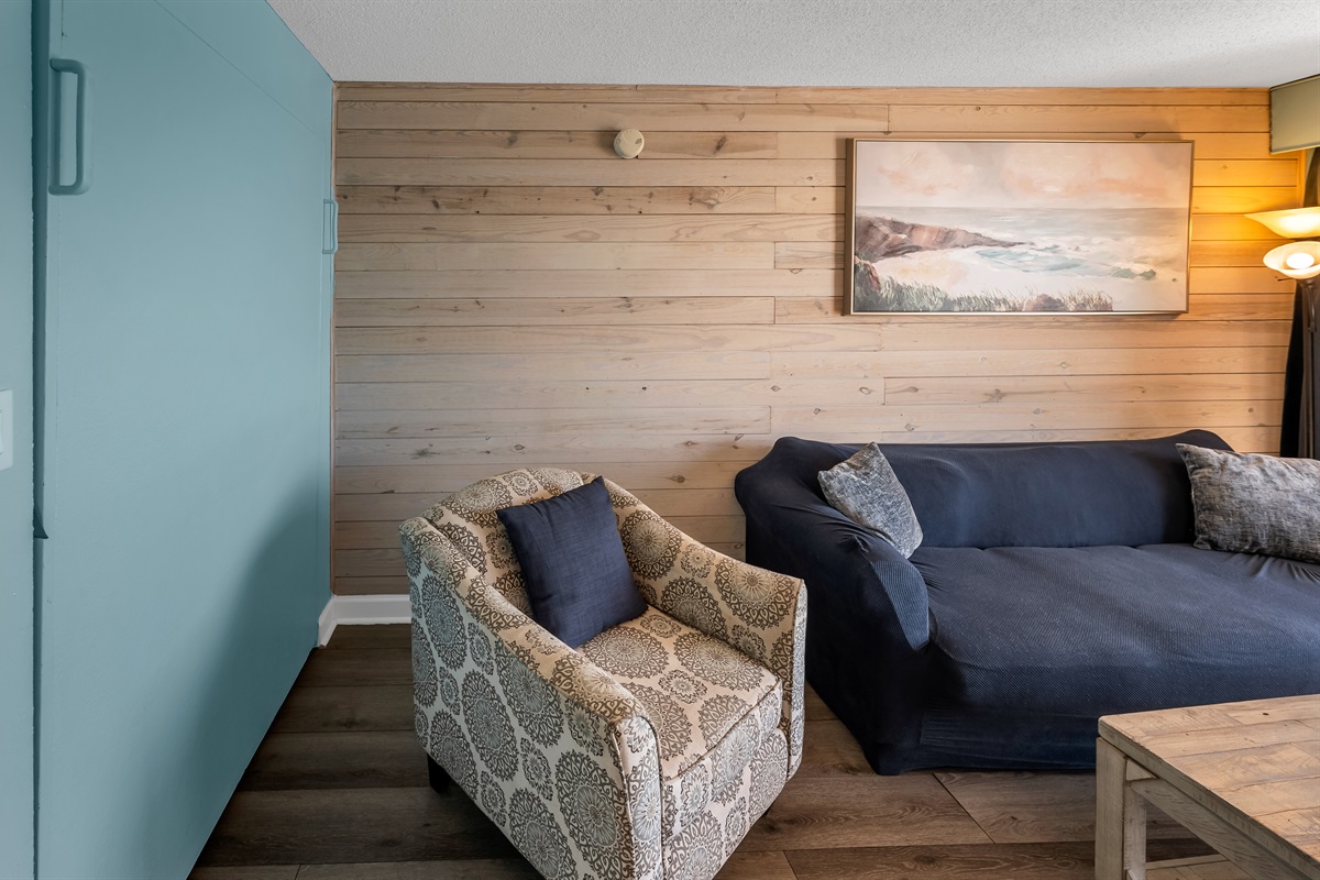 Living Room with Stunning Views🌊☀️