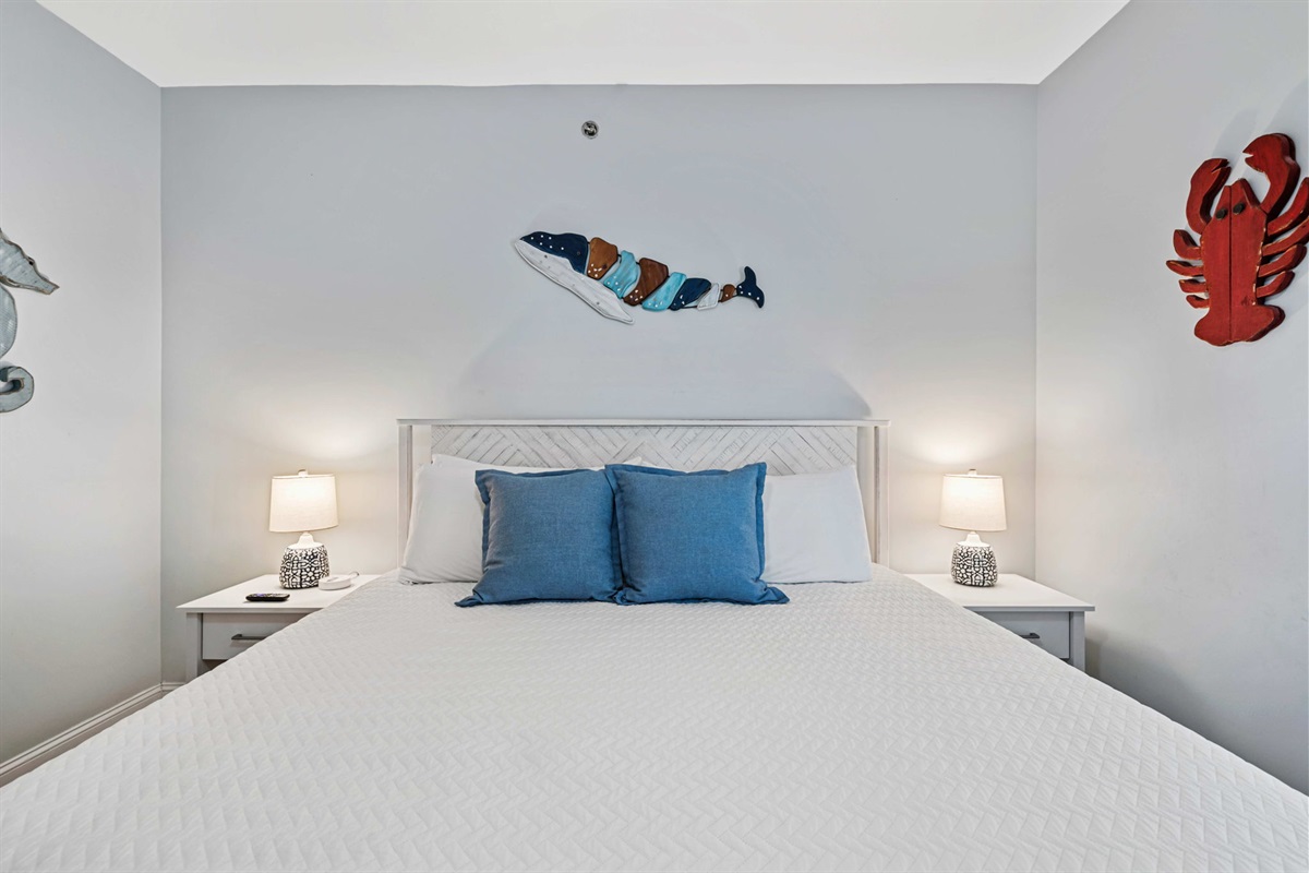 Bedroom 2: King bed, shares jack n jill bath | Sea Gull | 201 Oceanview | 1116 Ocean Blvd, Isle of Palms, SC | IOP Escapes