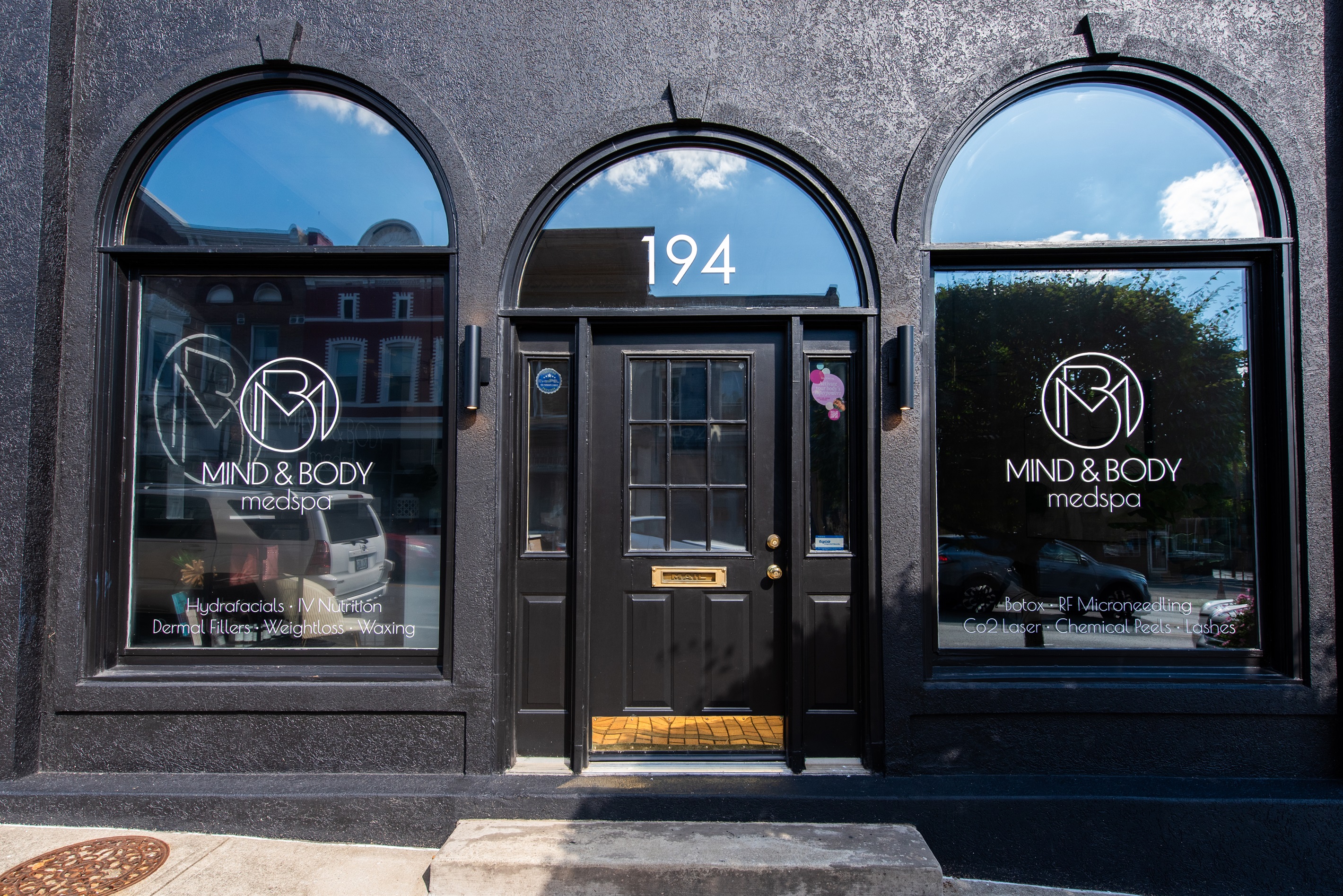 Mind & Body MedSpa is a nurse practitioner-owned medical spa in Versailles, KY, offering a variety of services, including cosmetic injectables, anti-aging aesthetic treatments, and medical-grade skincare.