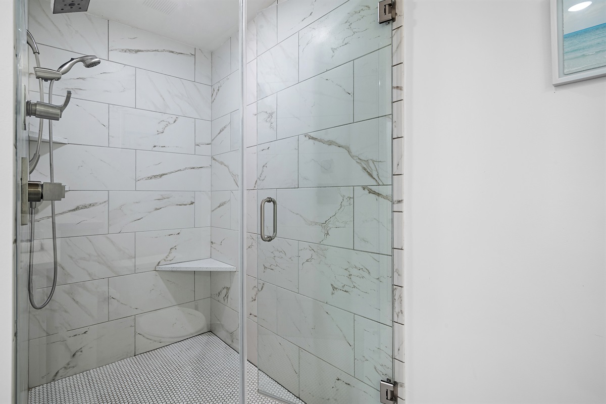 Upper Level King ensuite Bath Shower