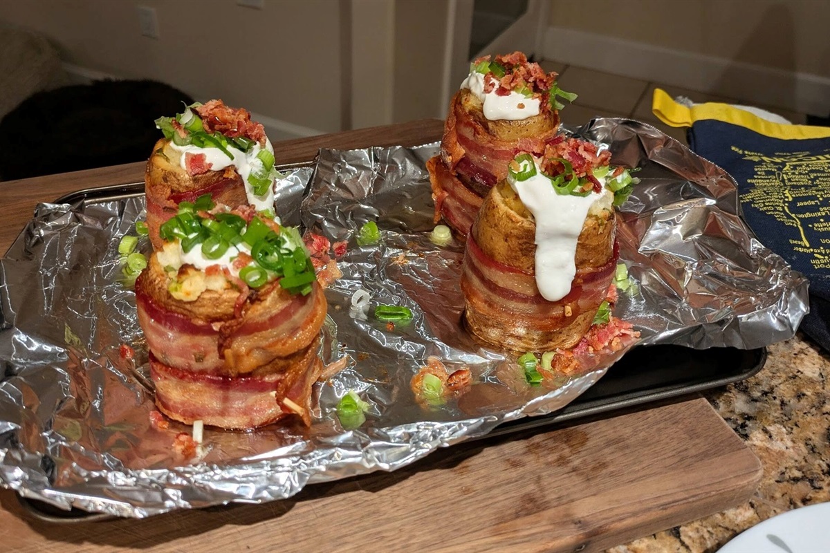 Guests love to prepare delicious dinners  in this well-stocked kitchen. We have everything you need for cooking incredible meals. 