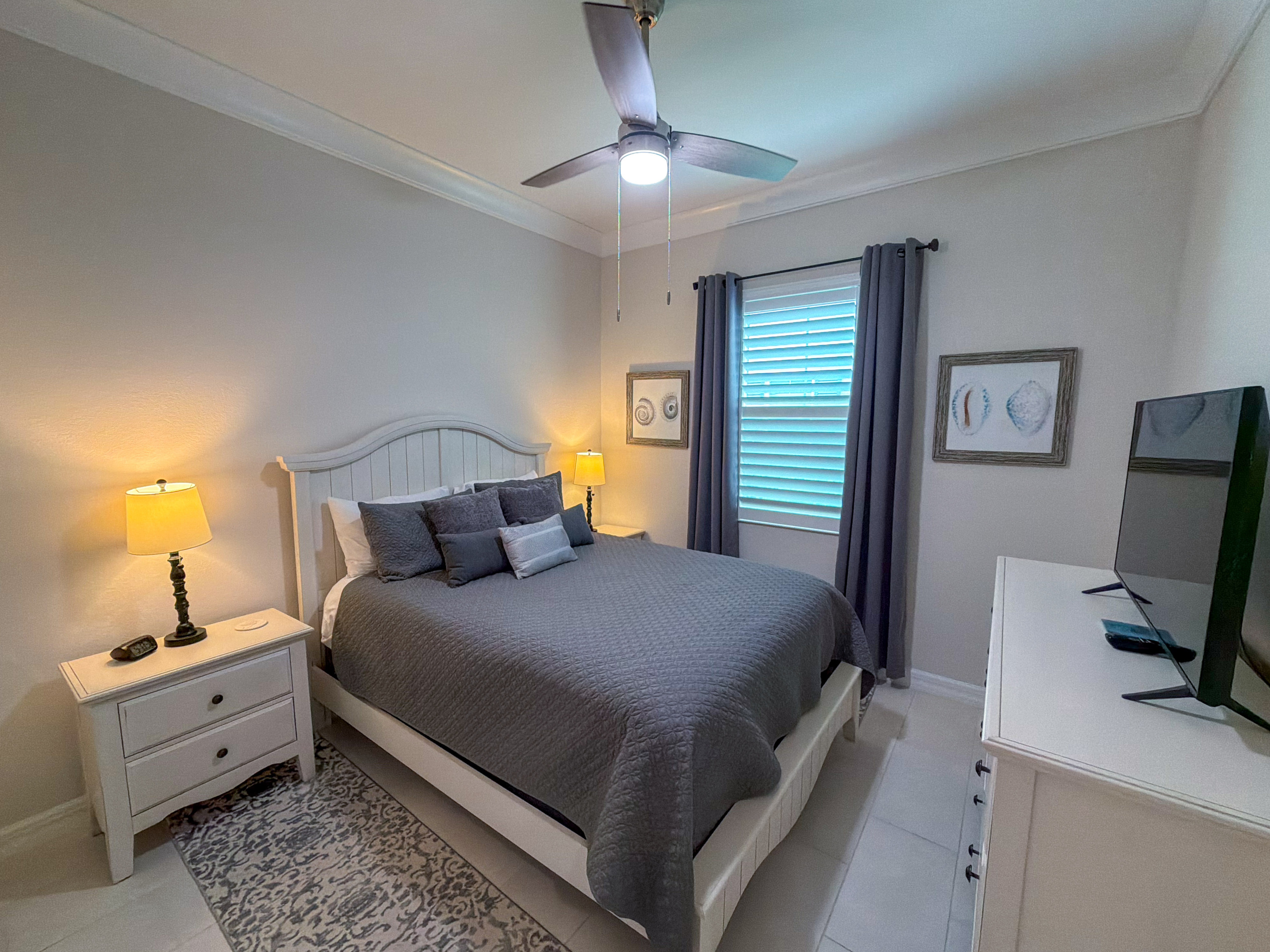 Guest Bedroom (Queen)