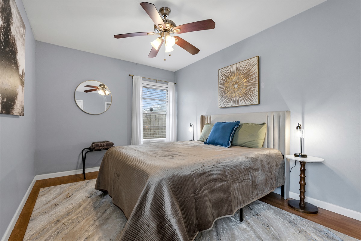 Bedroom 4- Queen bed