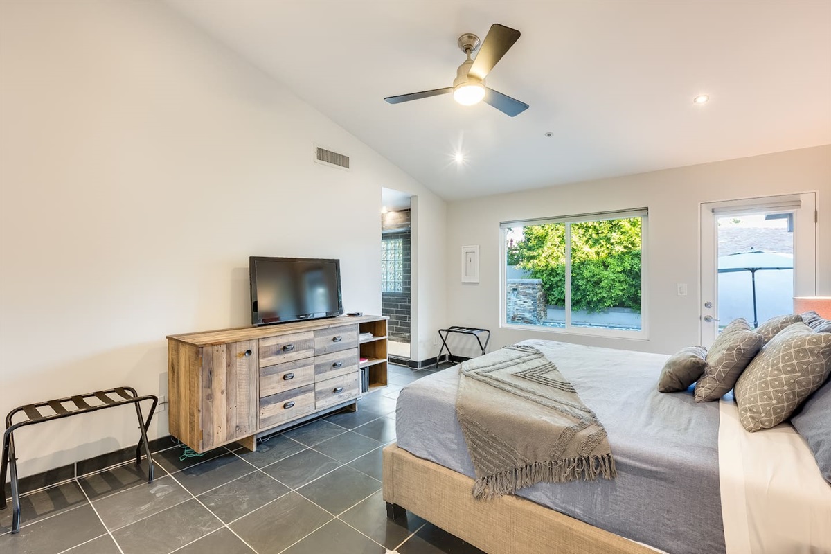 Meadow Hill · Dynamic Modern Home in N S — Meadow Hills in North Scottsdale / Heated Pool, Scottsdale, Arizona — photo 16