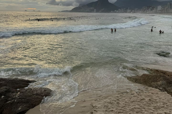 Of course, we wanted to add a beautiful photo of a Brazilian setting sun. 