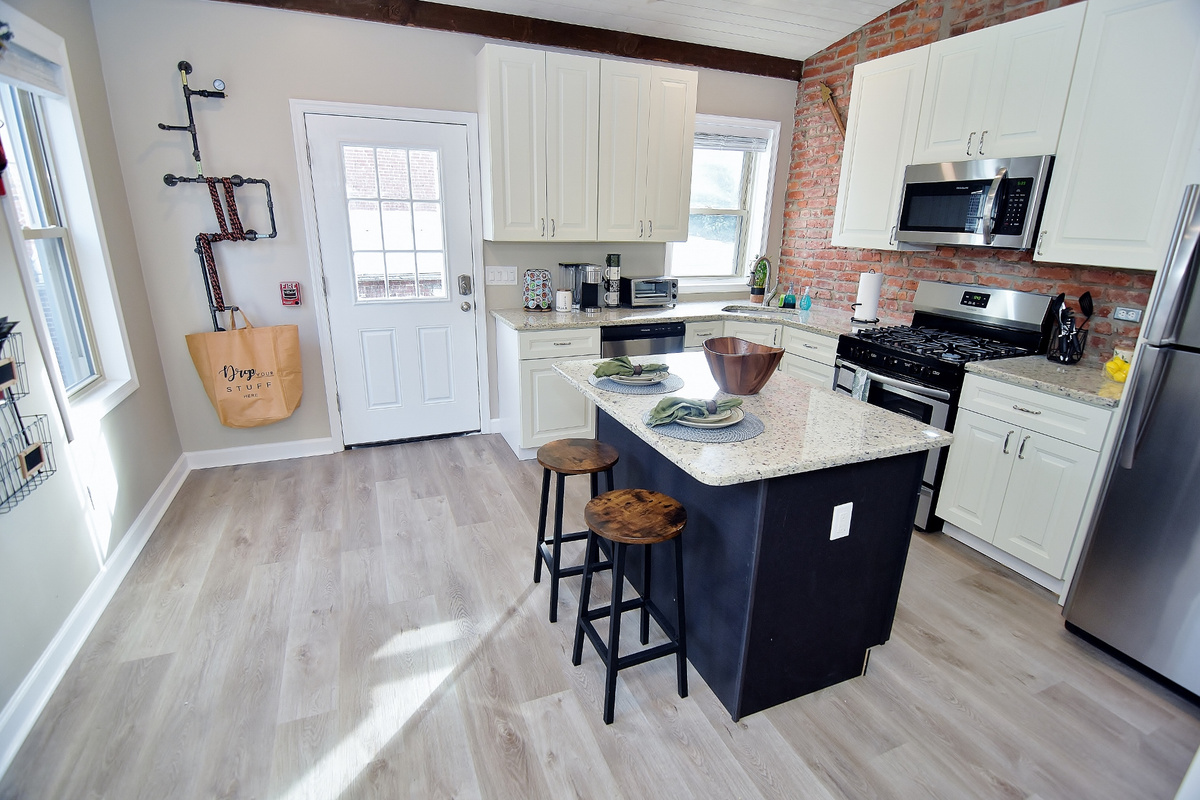 Plenty of space in our kitchen for your morning routine. 