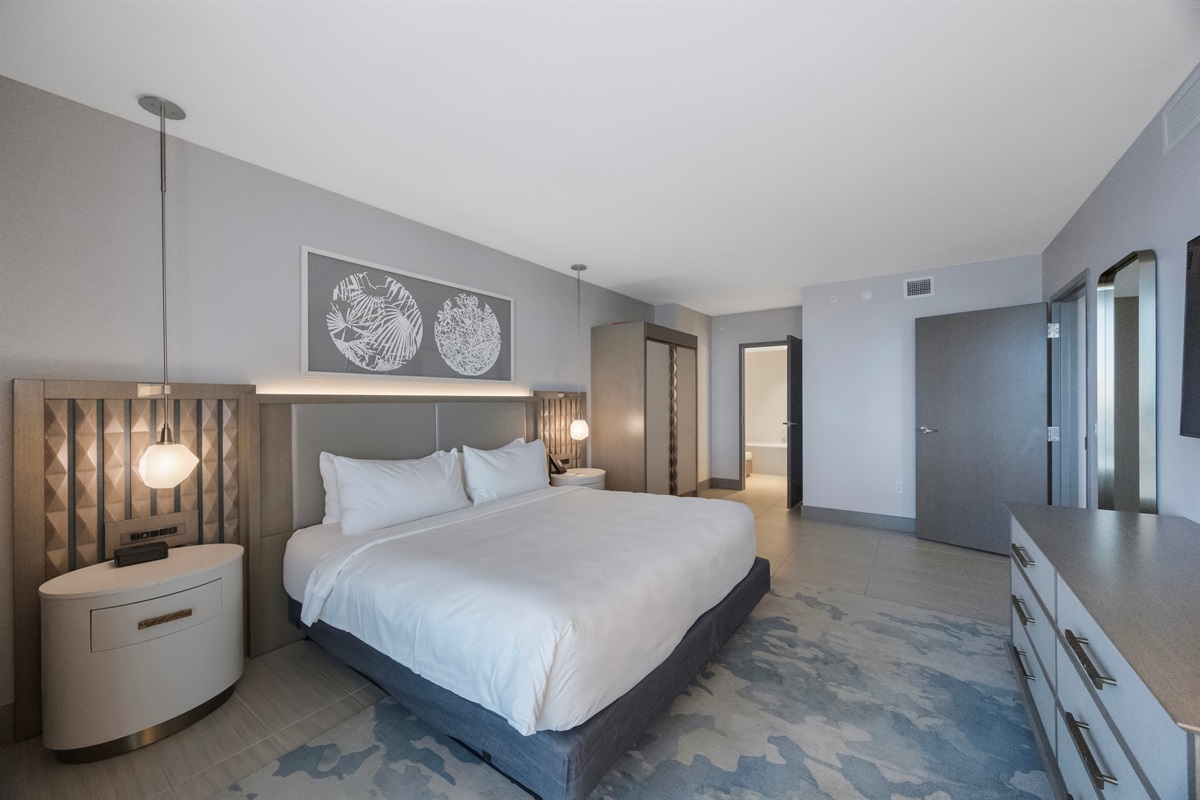 Primary bedroom, King bed with ensuite bath