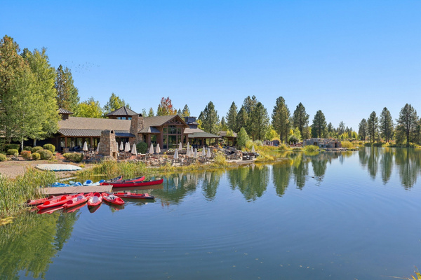 Obsidian Lake brings the Caldera Springs setting to life, with peaceful water, pines and room to slow down